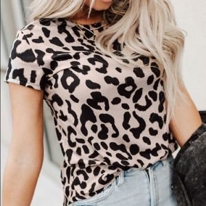 CUTE Leopard Print Top!